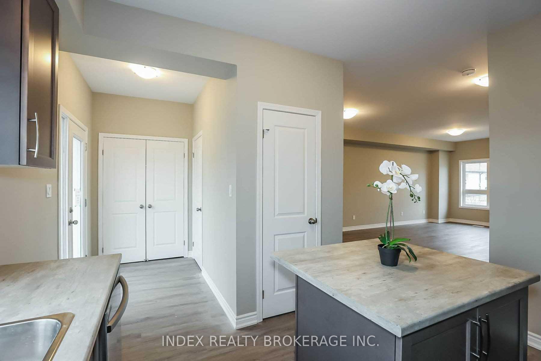 Photo 19 of Unit 1, 150 Broadway, Welland, Broadway — HOMEH