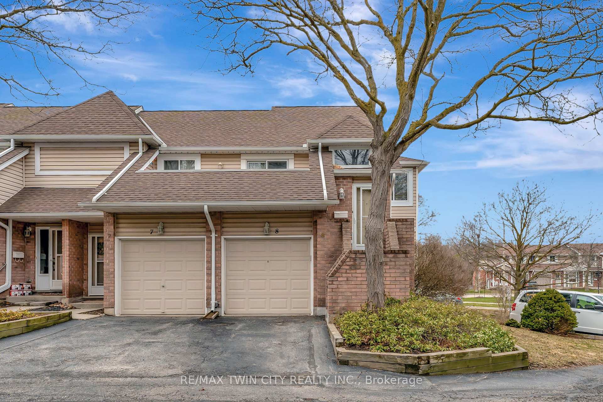Photo 1 of Unit 8, 205 Highland Crescent, Kitchener — HOMEH