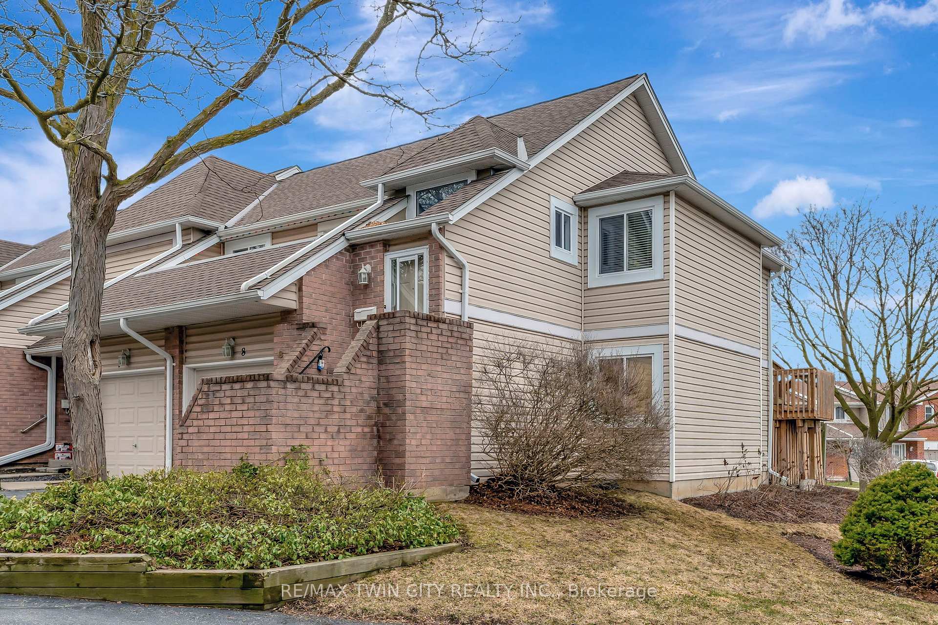 Photo 2 of Unit 8, 205 Highland Crescent, Kitchener — HOMEH