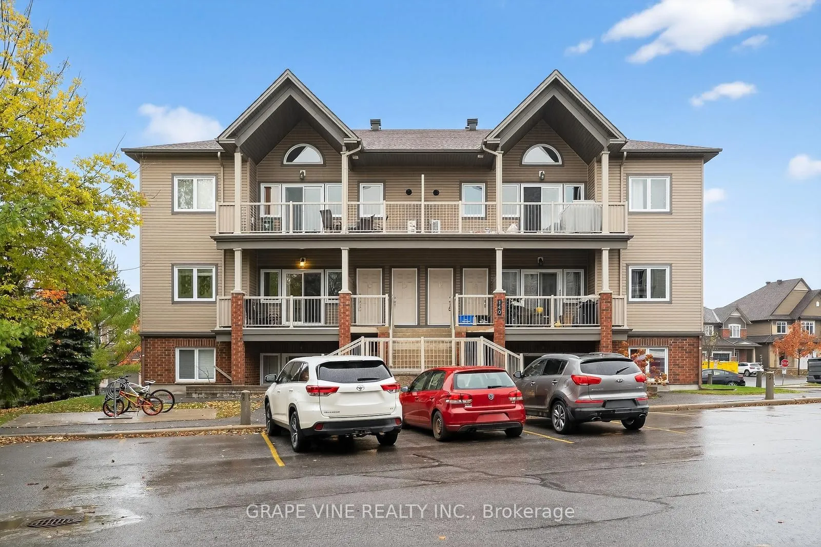 Front of Unit C, 140 Mocha Private