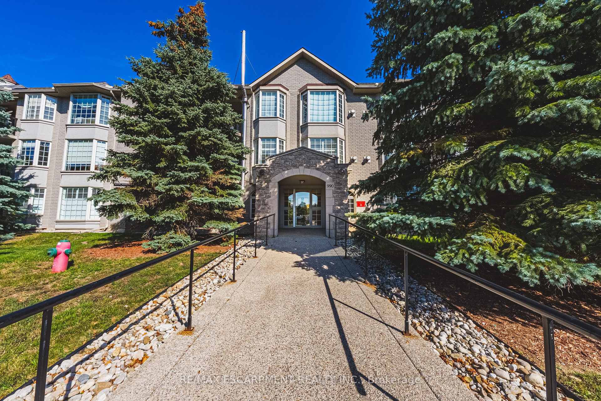 Front of Unit 308, 990 Golf Links Road