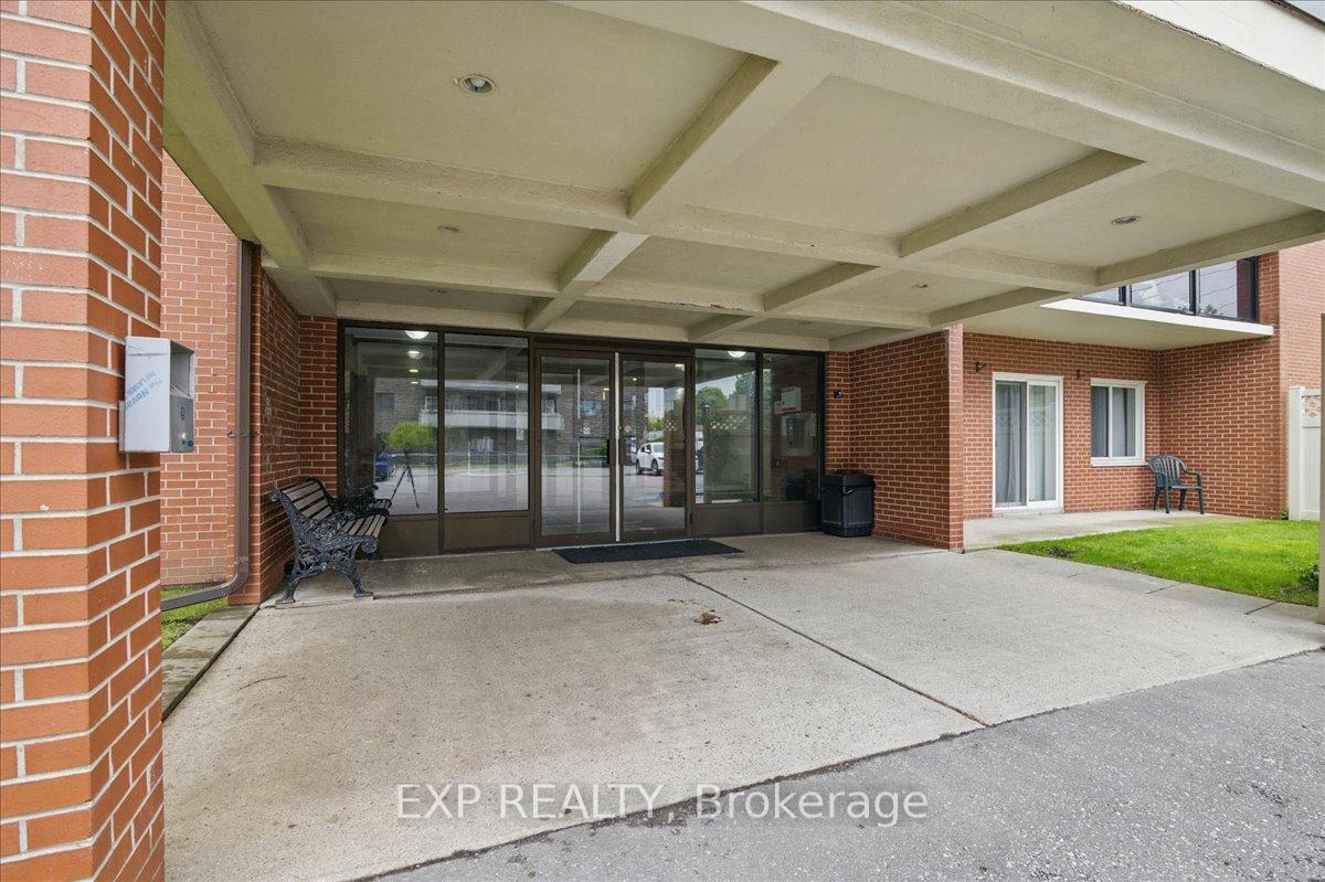 Photo 3 of Unit 306, 131 Taunton Road E, Oshawa, Centennial — HOMEH