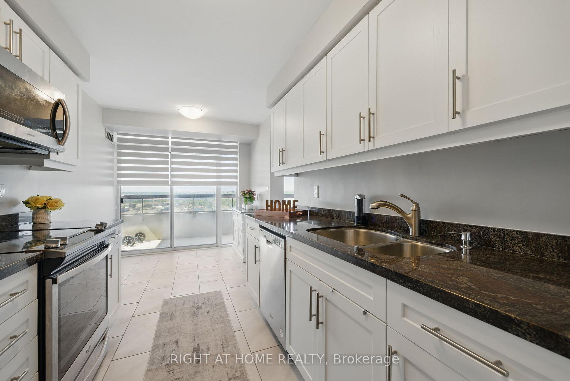 Photo 5 of Unit 1613, 1000 The Esplanade N, Pickering, Town Centre — HOMEH