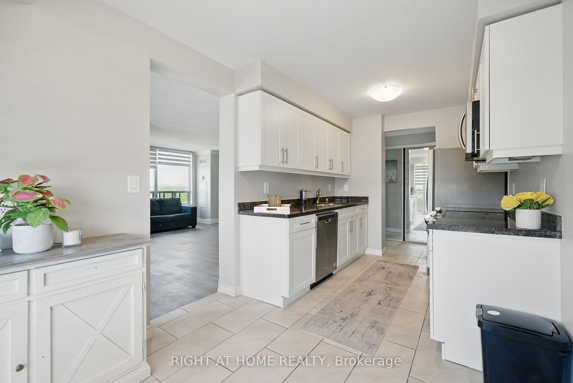 Photo 8 of Unit 1613, 1000 The Esplanade N, Pickering, Town Centre — HOMEH