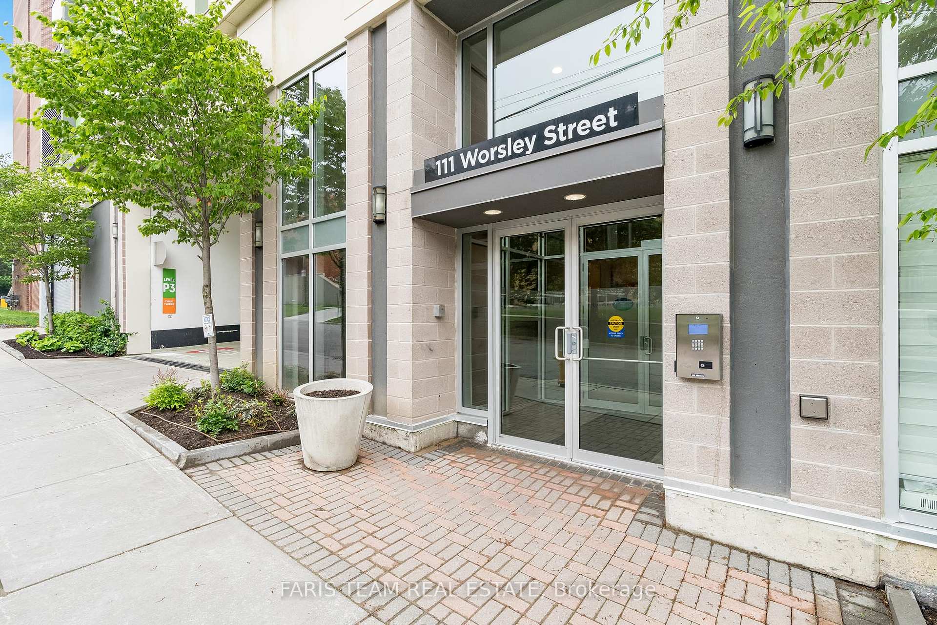 Photo 3 of Unit 305, 111 Worsley Street, Barrie, City Centre — HOMEH