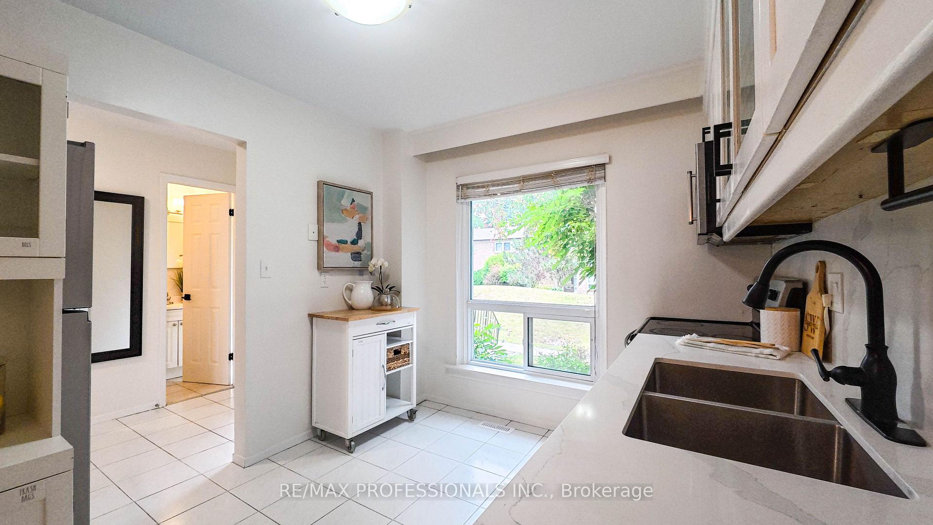 Photo 5 of Unit 27, 1 Wootten Way S, Markham, Sherwood-Amberglen — HOMEH