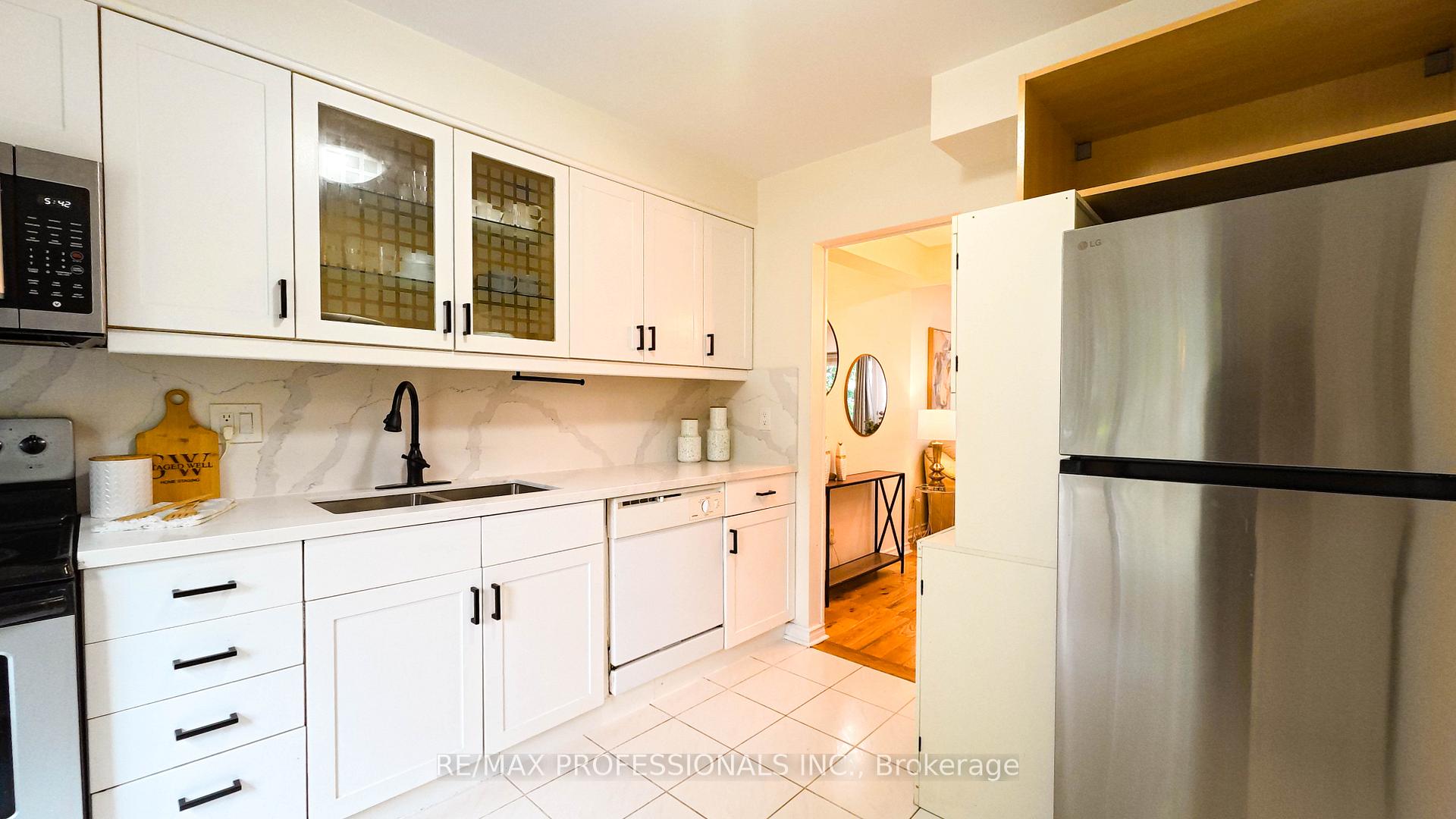 Photo 6 of Unit 27, 1 Wootten Way S, Markham, Sherwood-Amberglen — HOMEH