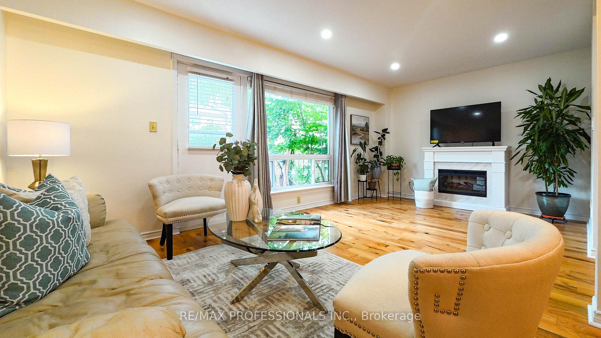 Photo 10 of Unit 27, 1 Wootten Way S, Markham, Sherwood-Amberglen — HOMEH