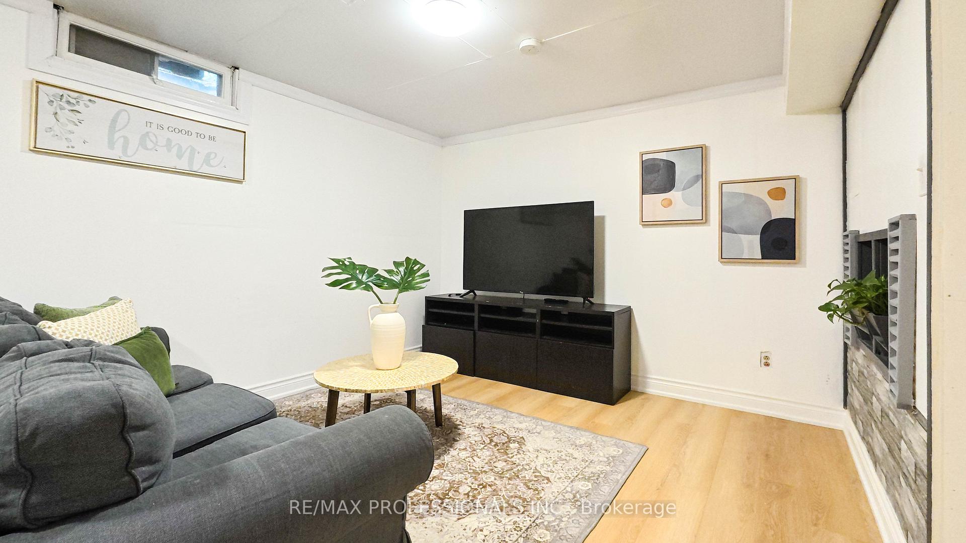 Photo 35 of Unit 27, 1 Wootten Way S, Markham, Sherwood-Amberglen — HOMEH