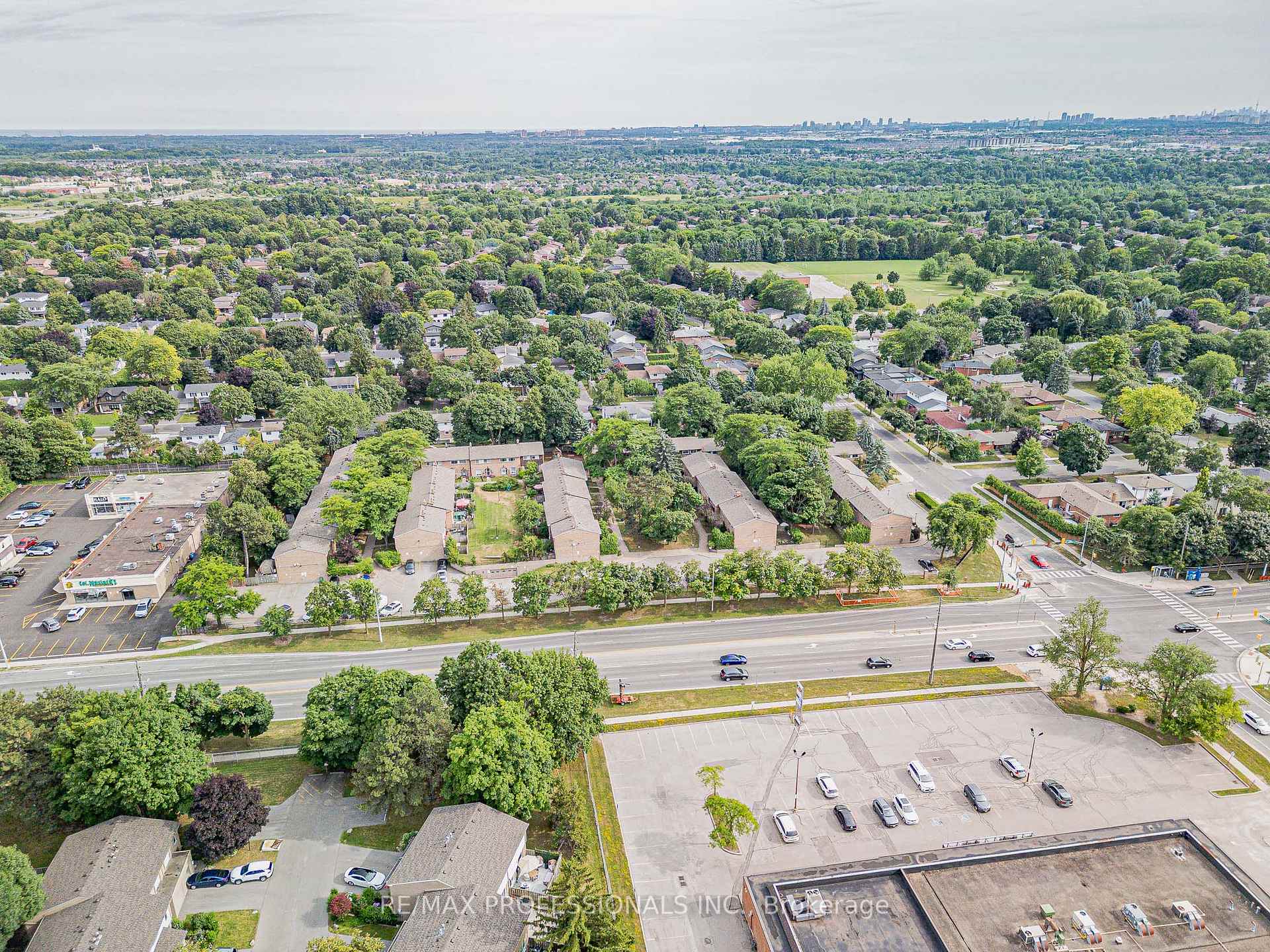 Photo 39 of Unit 27, 1 Wootten Way S, Markham, Sherwood-Amberglen — HOMEH