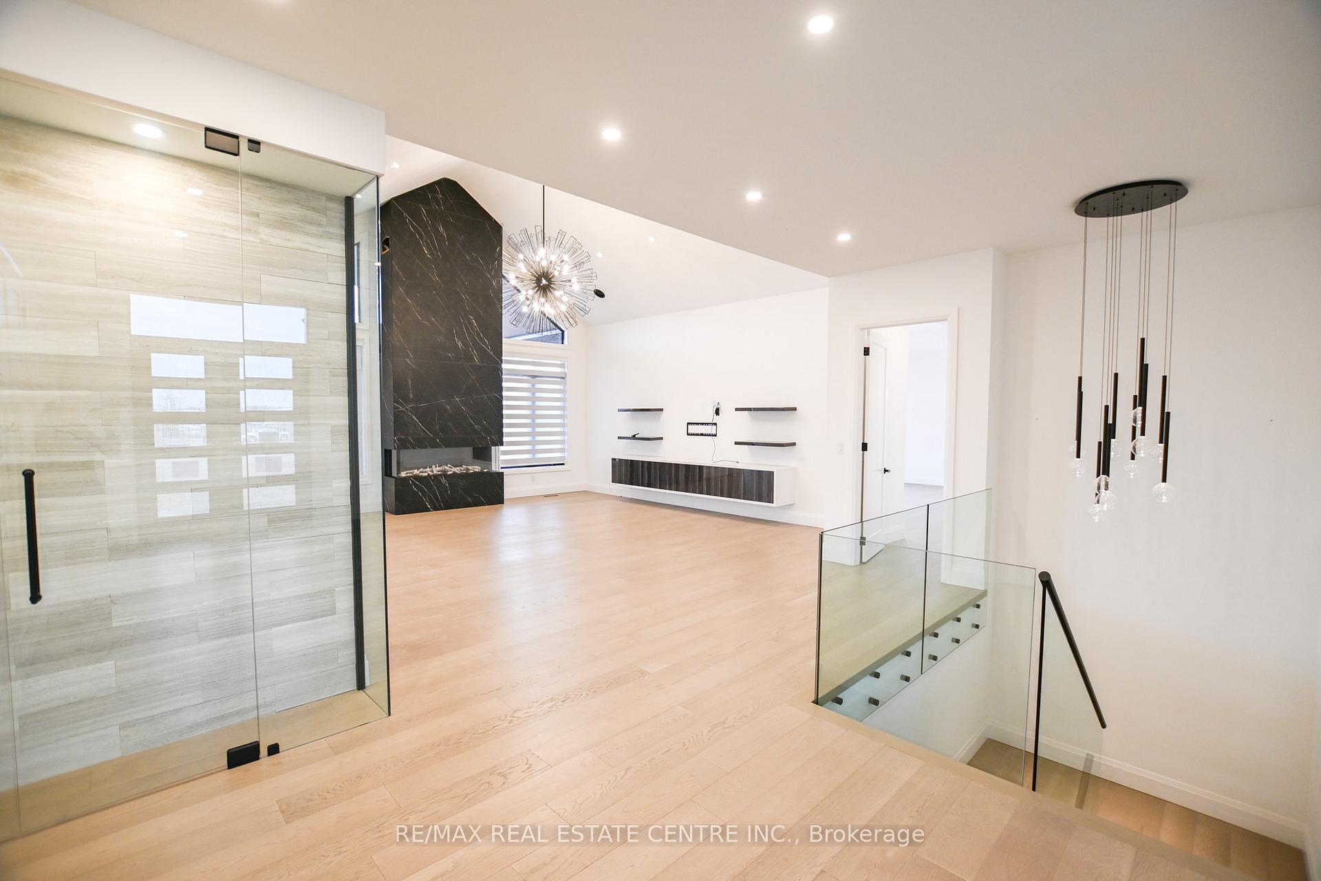 Photo 5 of Unit 3, 7325 Sunset Place, Grimsby, Grimsby Escarpment — HOMEH