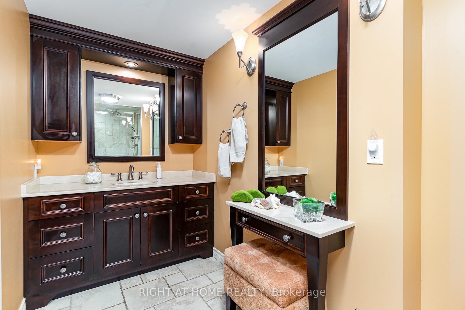 Photo 25 of Unit 911, 360 Watson Street, Whitby, Port Whitby — HOMEH