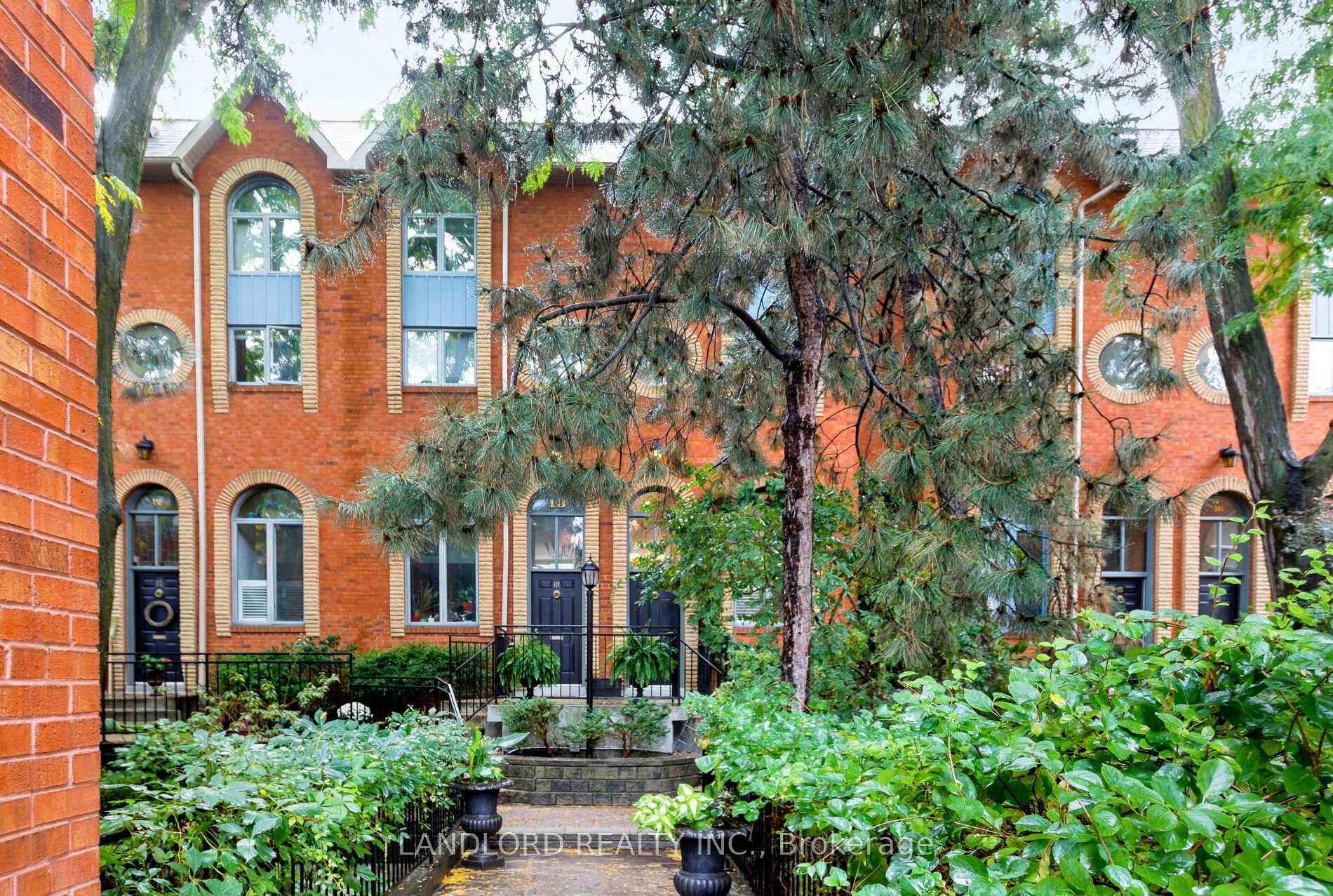 Front of Unit 14, 280 Sherbourne Street