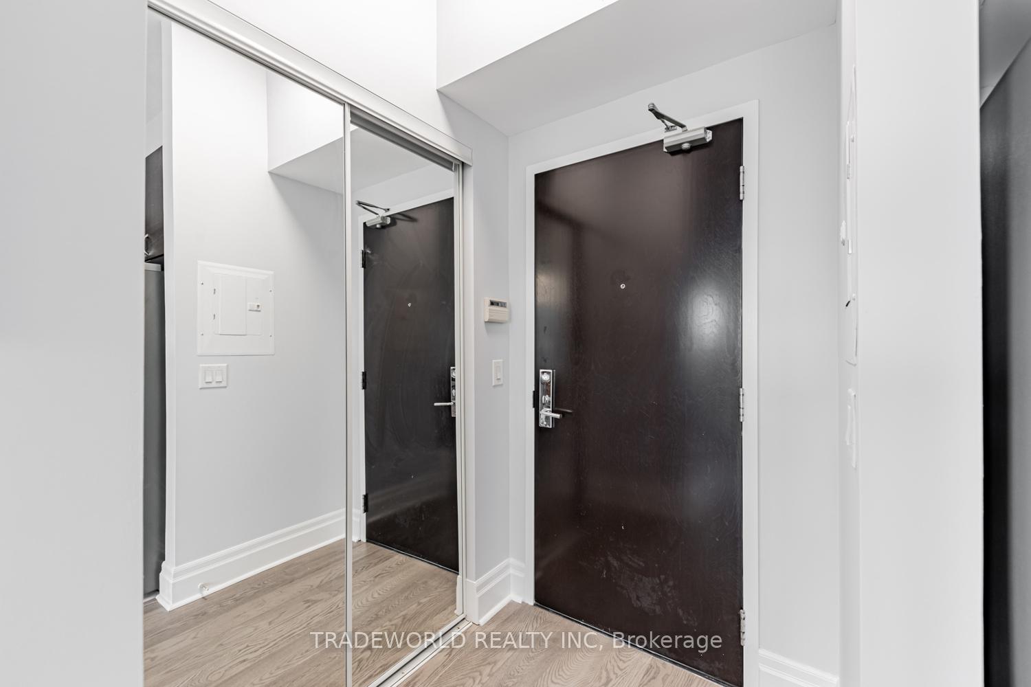 Photo 3 of Unit 707, 39 Upper Duke Crescent, Markham, Unionville — HOMEH