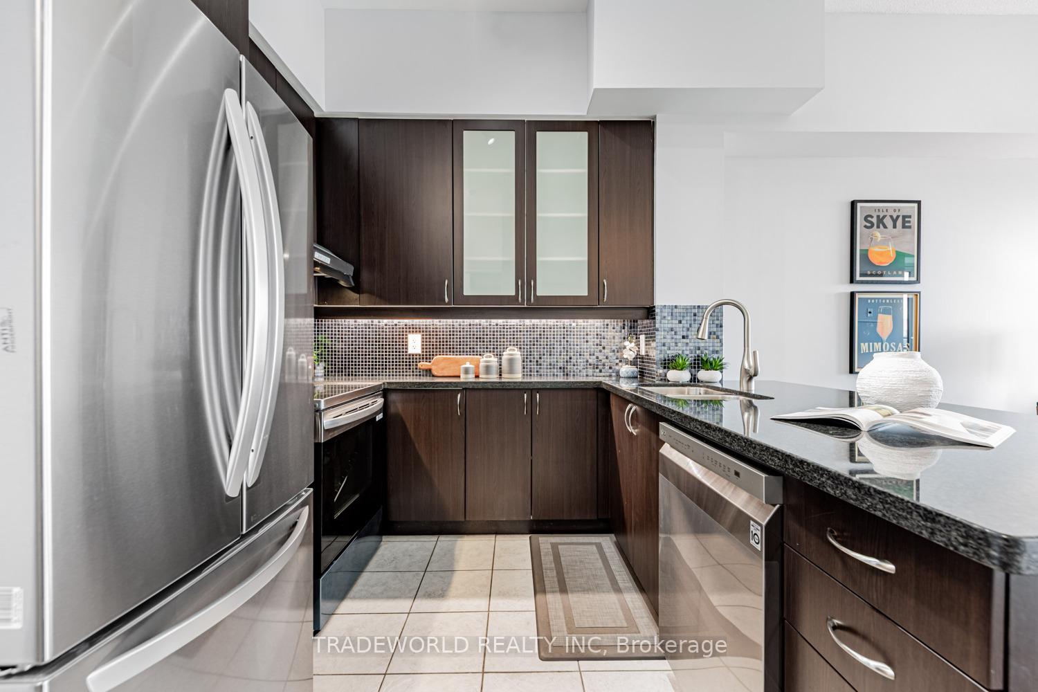 Photo 4 of Unit 707, 39 Upper Duke Crescent, Markham, Unionville — HOMEH