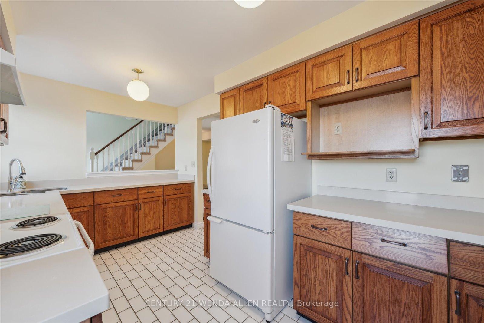 Photo 11 of Unit I8, 1659 Nash Road, Clarington, Courtice — HOMEH