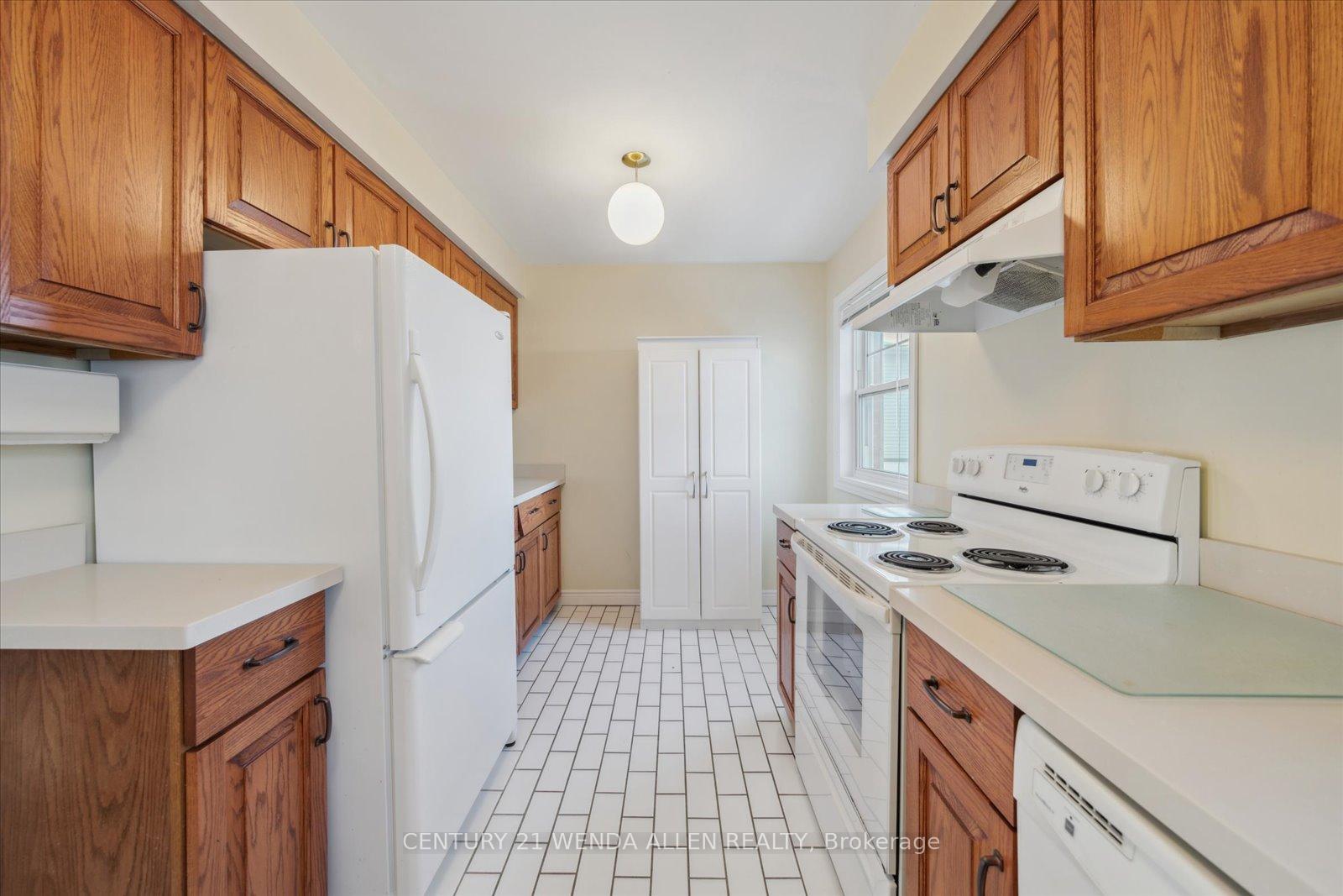 Photo 12 of Unit I8, 1659 Nash Road, Clarington, Courtice — HOMEH