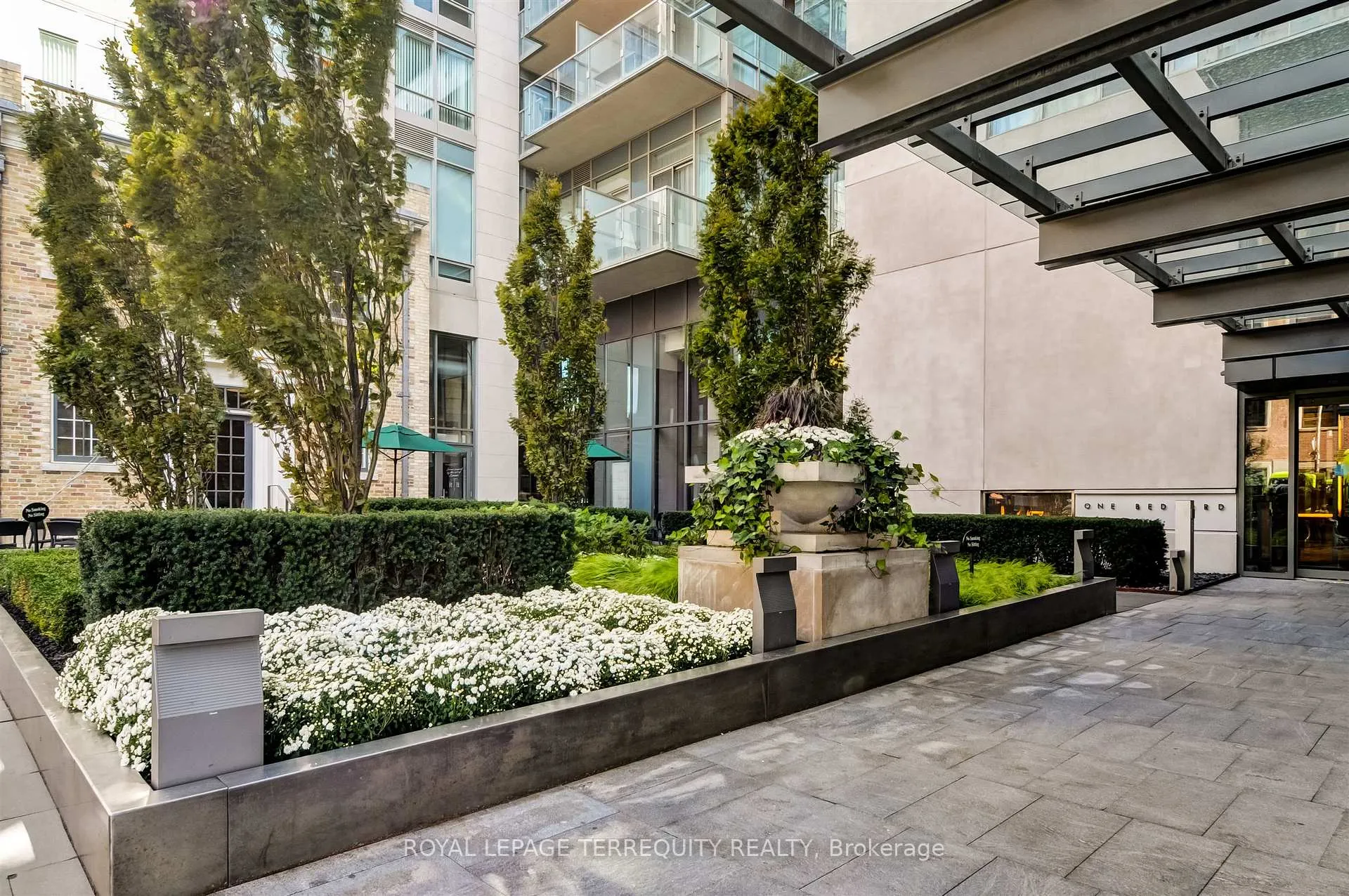 Photo 2 of Unit 418, 1 Bedford Road, Toronto, The Annex — HOMEH