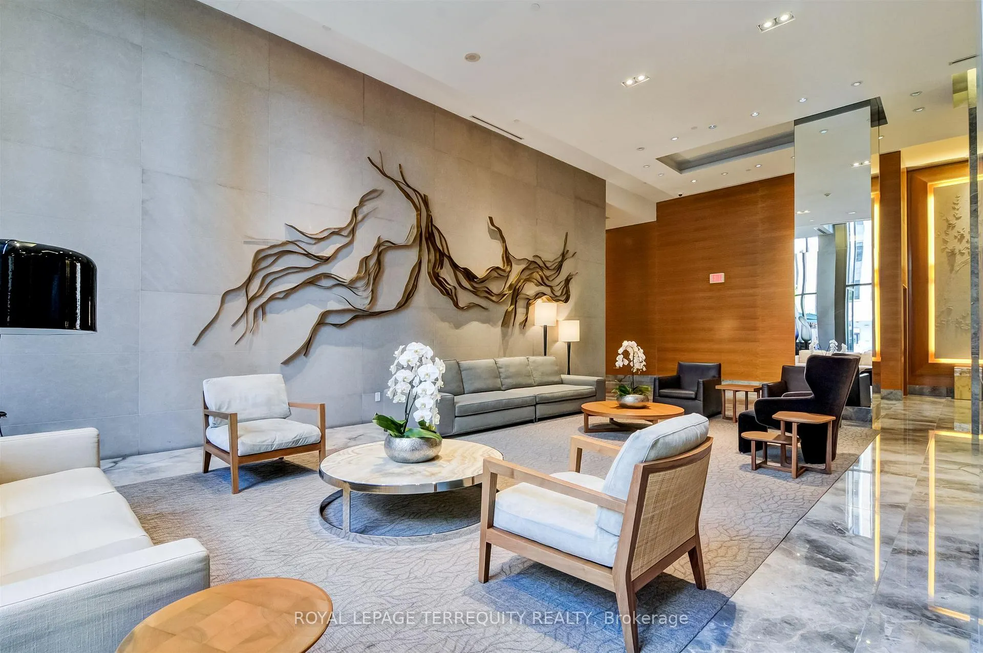 Photo 4 of Unit 418, 1 Bedford Road, Toronto, The Annex — HOMEH