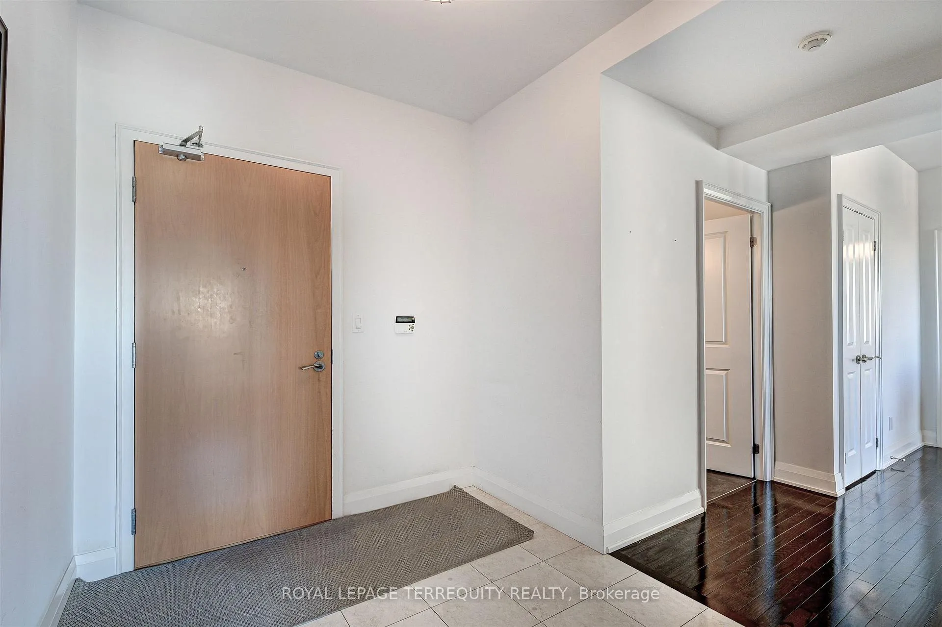 Photo 6 of Unit 418, 1 Bedford Road, Toronto, The Annex — HOMEH