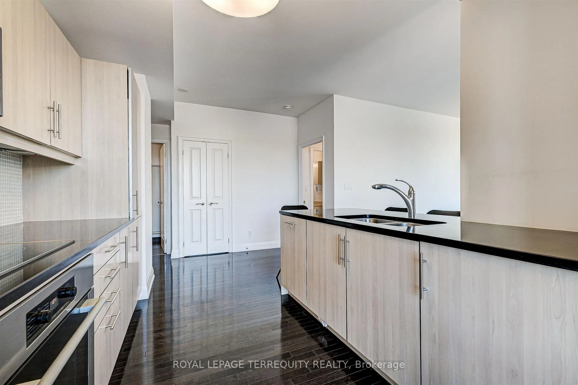 Photo 11 of Unit 418, 1 Bedford Road, Toronto, The Annex — HOMEH