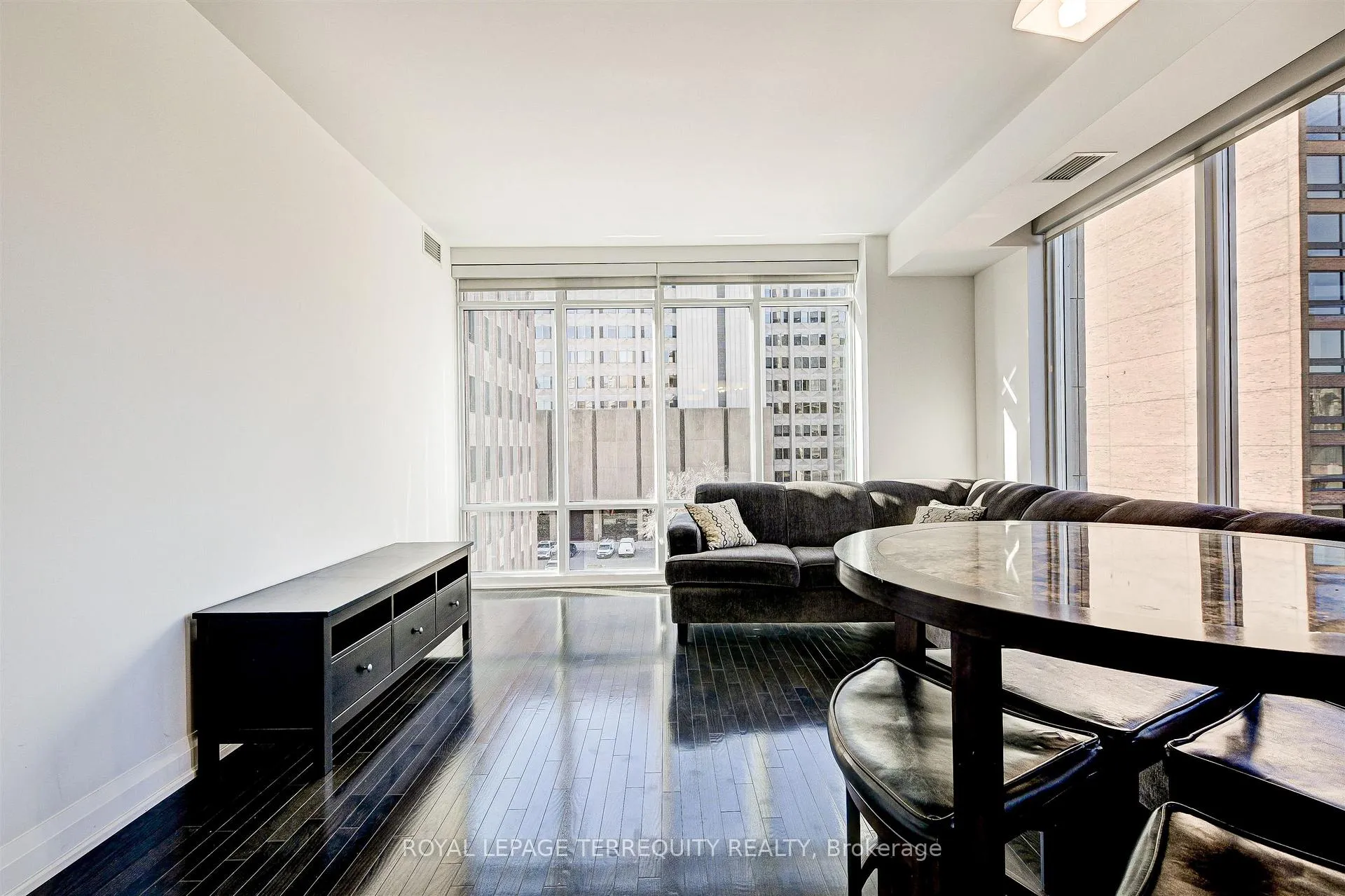 Photo 15 of Unit 418, 1 Bedford Road, Toronto, The Annex — HOMEH