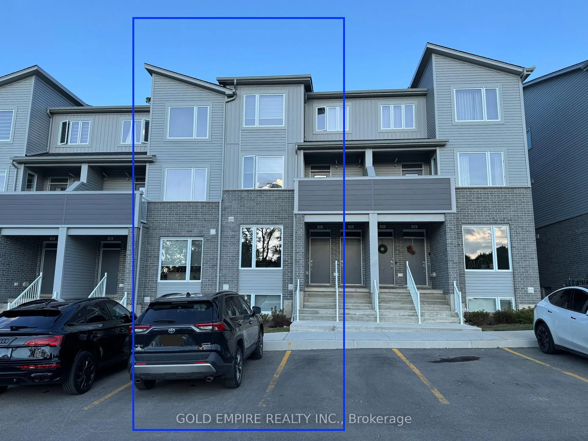 Front of Unit 45, 990 Deveron Crescent
