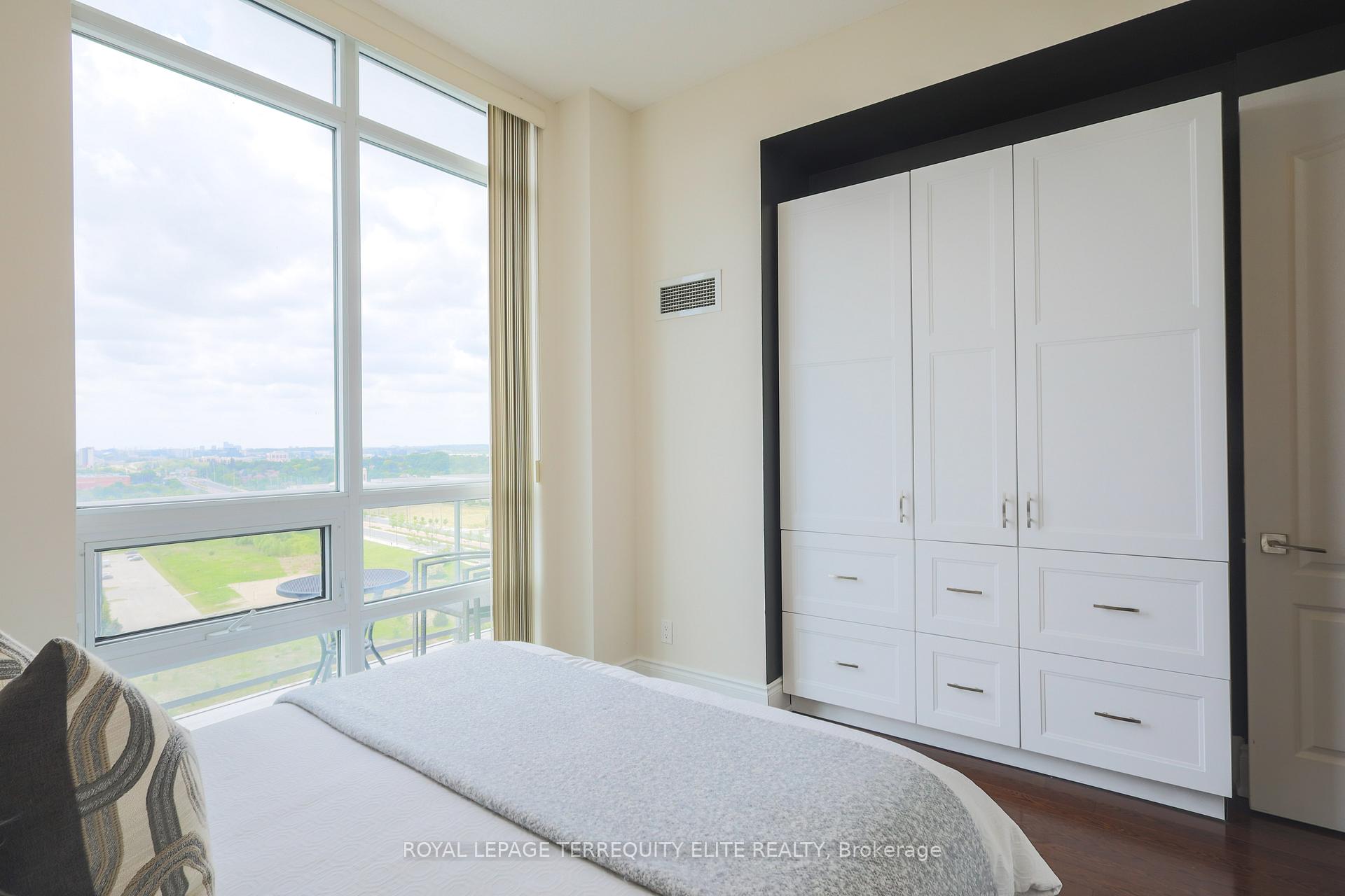 Photo 13 of Unit UPH1, 60 South Town Centre Boulevard, Markham, Unionville — HOMEH