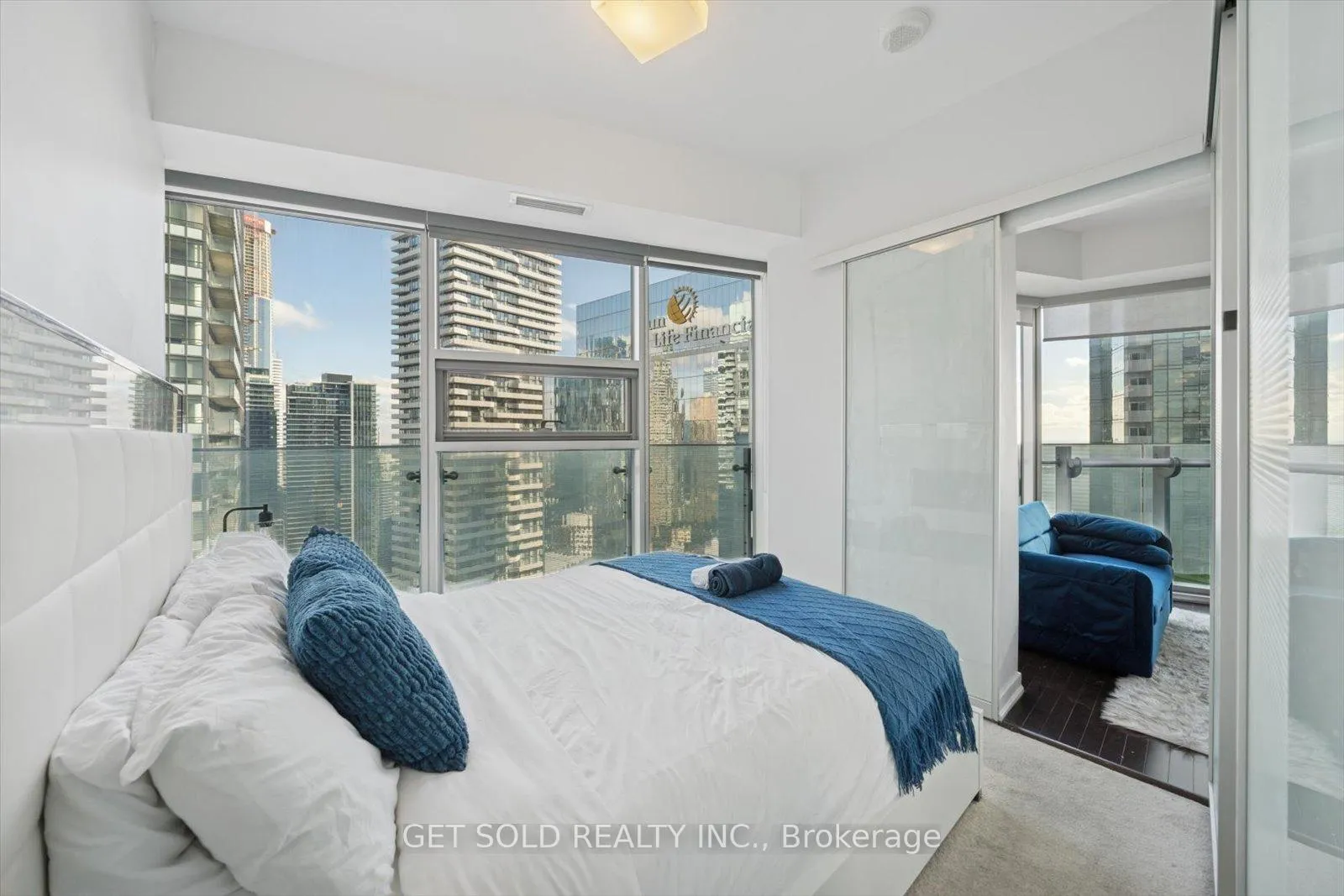 Photo 14 of Unit 3803, 14 York Street, Toronto, Waterfront Communities — HOMEH
