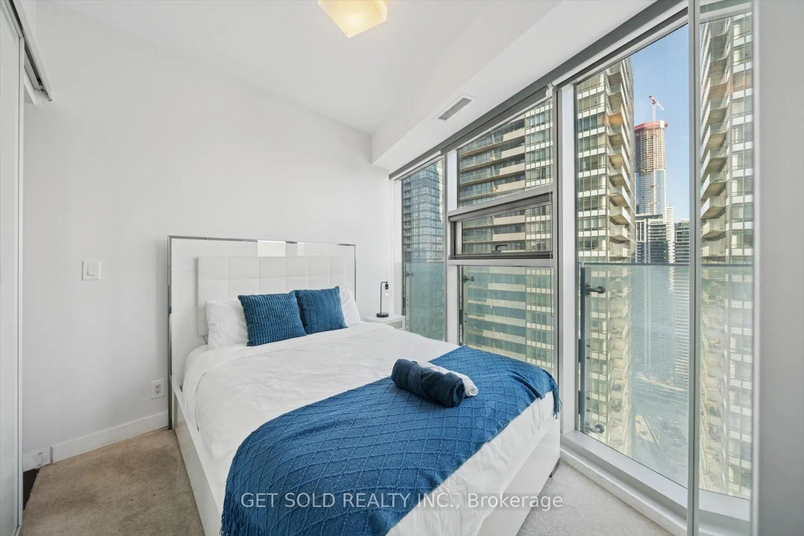 Photo 15 of Unit 3803, 14 York Street, Toronto, Waterfront Communities — HOMEH