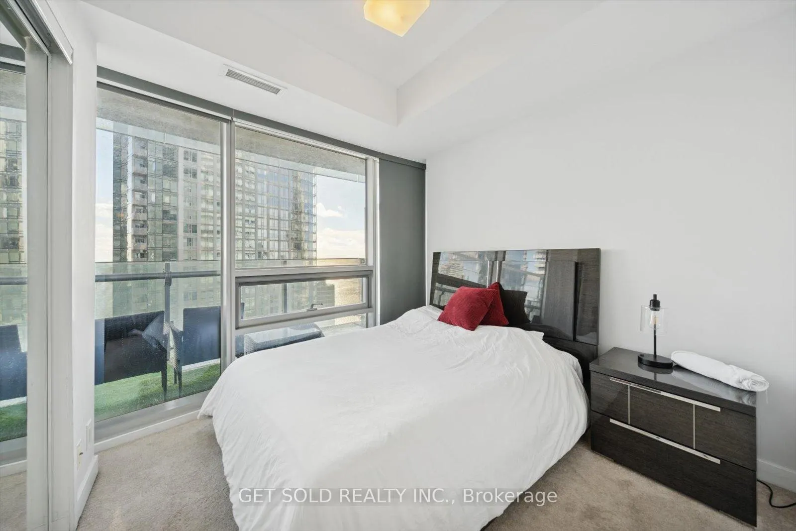 Photo 18 of Unit 3803, 14 York Street, Toronto, Waterfront Communities — HOMEH