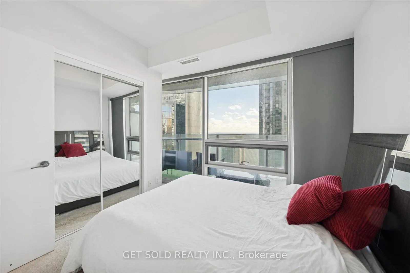 Photo 19 of Unit 3803, 14 York Street, Toronto, Waterfront Communities — HOMEH