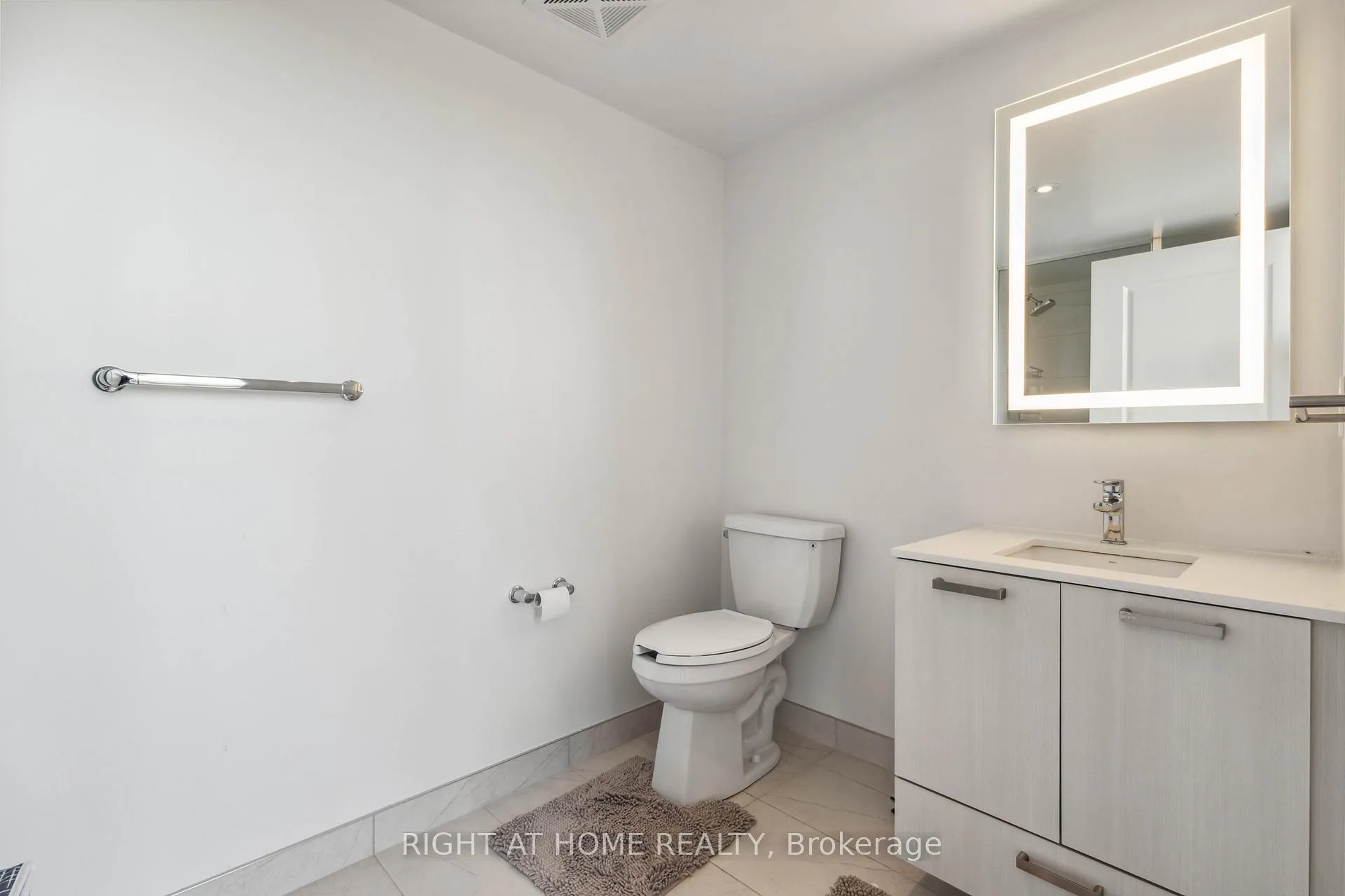Photo 12 of Unit PH801, 2301 Danforth Avenue S, Toronto, East End-Danforth — HOMEH
