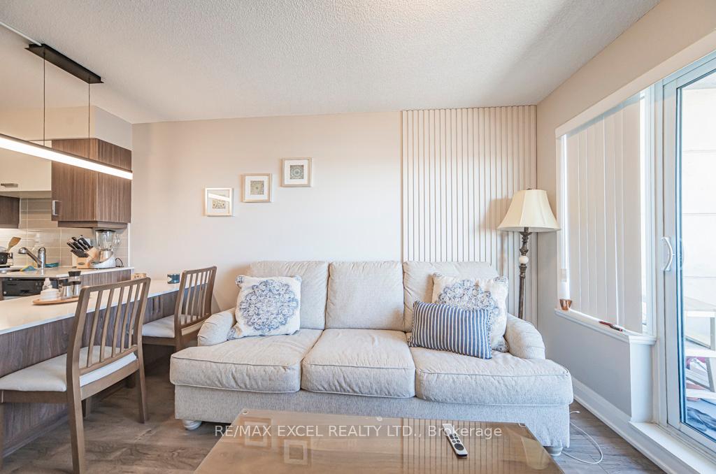 Photo 3 of Unit 1609, 18 Uptown Drive, Markham, Unionville — HOMEH