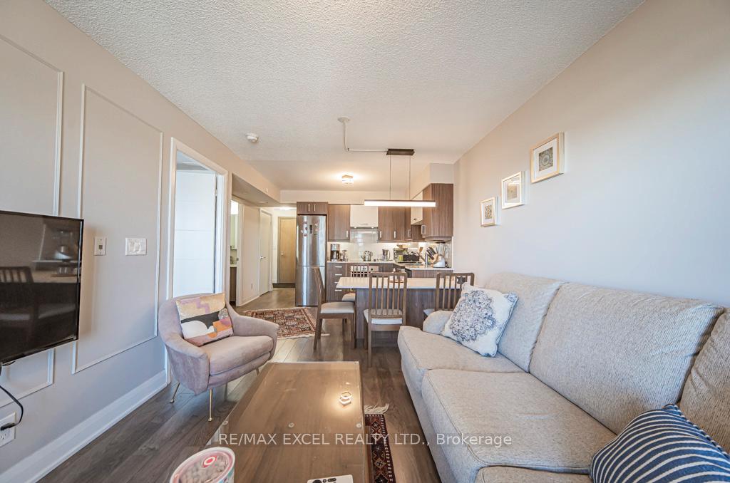 Photo 6 of Unit 1609, 18 Uptown Drive, Markham, Unionville — HOMEH