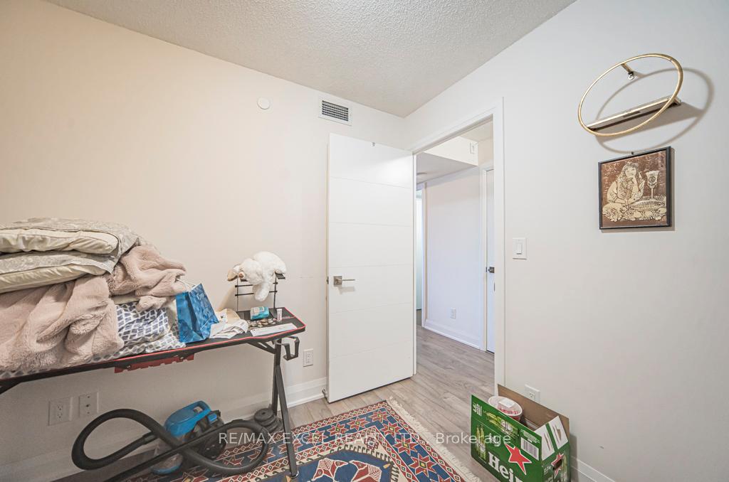 Photo 15 of Unit 1609, 18 Uptown Drive, Markham, Unionville — HOMEH