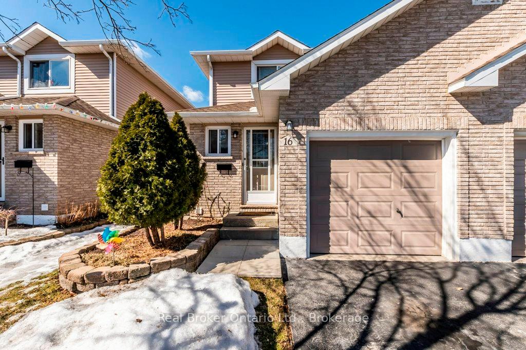 Photo 3 of Unit 16, 610 Barton Street, Hamilton, Stoney Creek — HOMEH