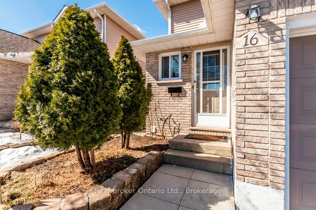 Photo 4 of Unit 16, 610 Barton Street, Hamilton, Stoney Creek — HOMEH