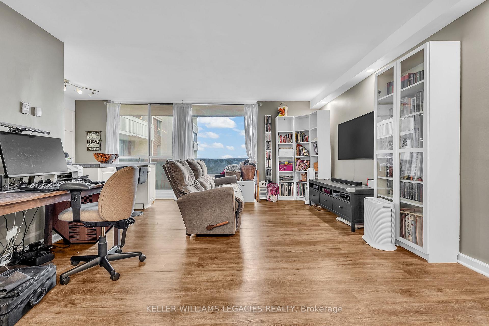 Photo 3 of Unit 2001, 1 Massey Square, Toronto, Crescent Town — HOMEH