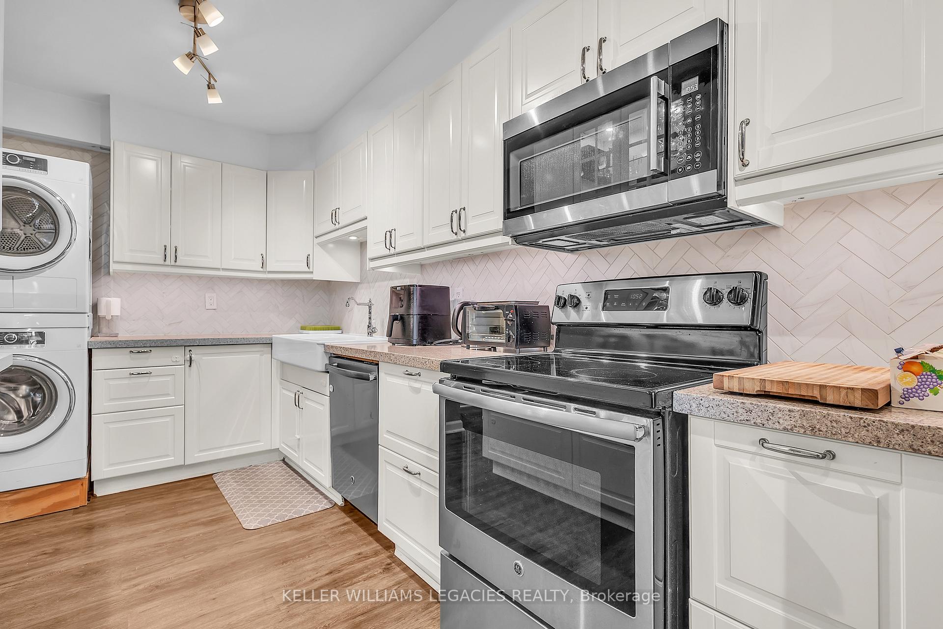 Photo 5 of Unit 2001, 1 Massey Square, Toronto, Crescent Town — HOMEH