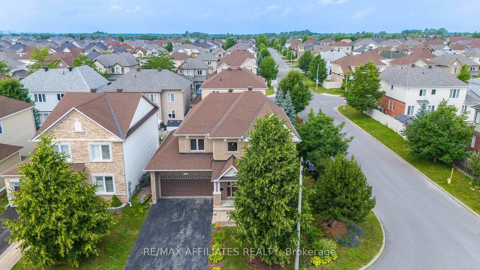 Photo 2 of 50 Cormack Circle, Ottawa, Barrhaven - Strandherd — HOMEH