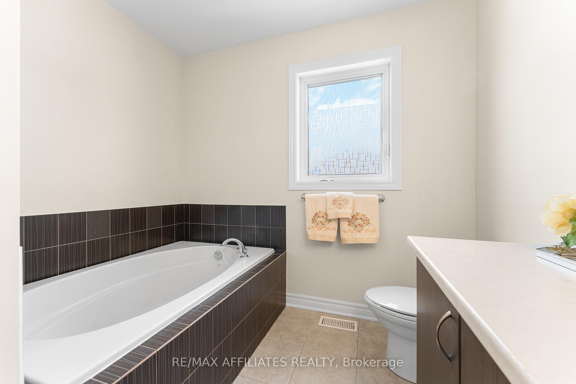 Photo 24 of 50 Cormack Circle, Ottawa, Barrhaven - Strandherd — HOMEH
