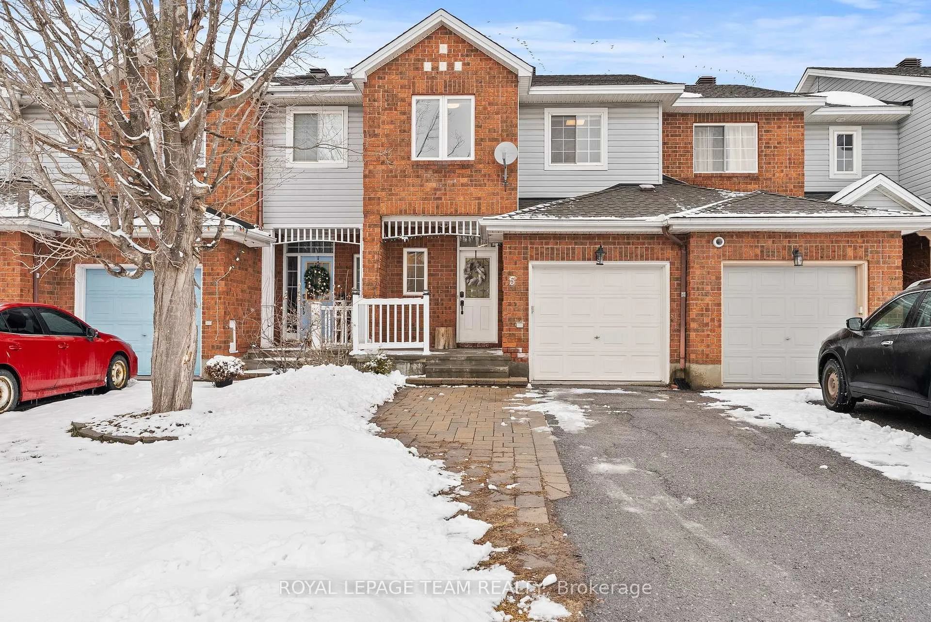 Photo 1 of 5 Milner Downs Crescent, Ottawa, Kanata - Emerald Meadows/Trailwest — HOMEH