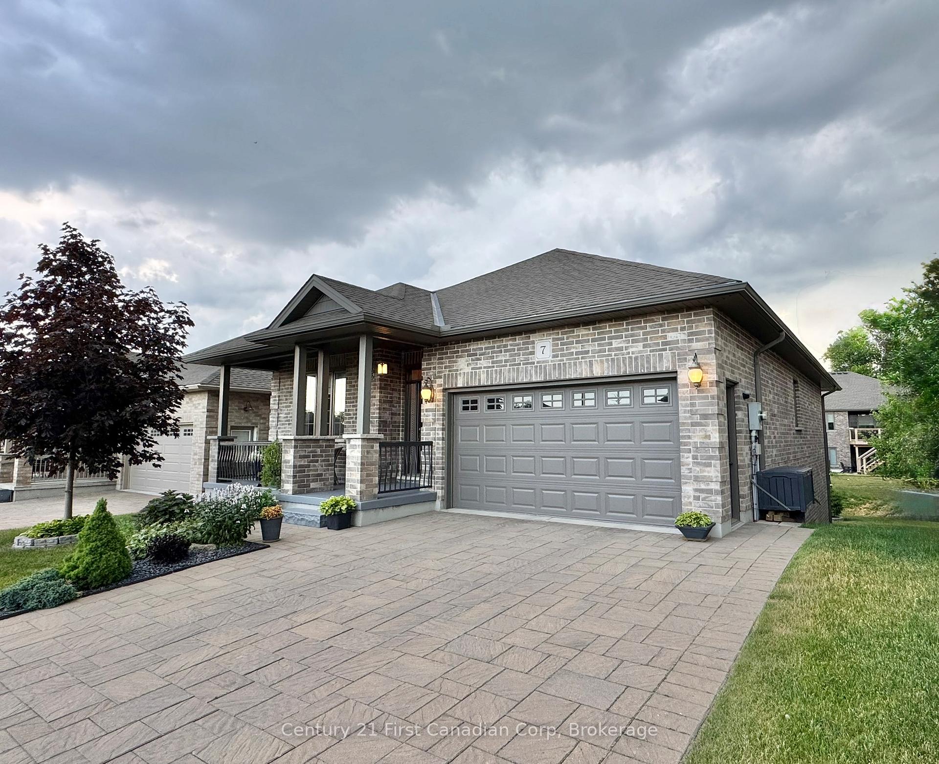 Front of Unit 7, 132 Robin Ridge Drive