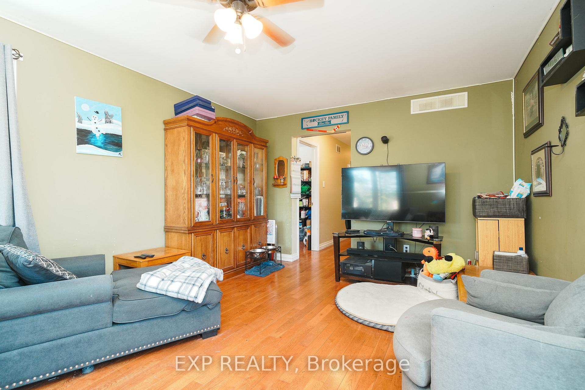 Photo 26 of 36 Keewatin Crescent, Ottawa, Borden Farm/Stewart Farm/Carleton Heights/Parkwood Hills — HOMEH