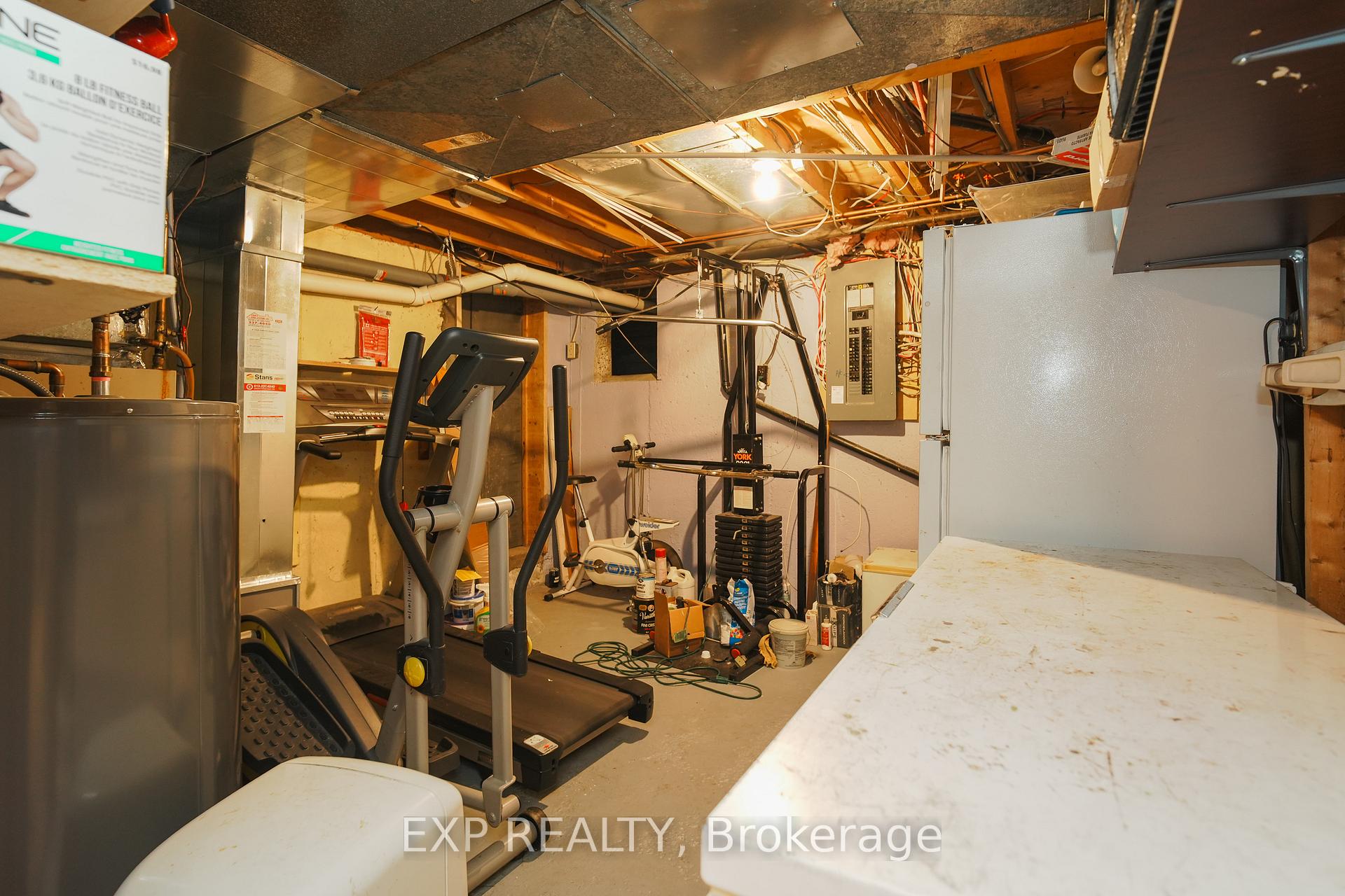 Photo 31 of 36 Keewatin Crescent, Ottawa, Borden Farm/Stewart Farm/Carleton Heights/Parkwood Hills — HOMEH