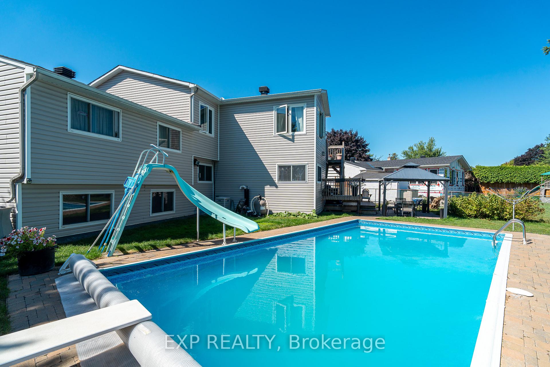Photo 35 of 36 Keewatin Crescent, Ottawa, Borden Farm/Stewart Farm/Carleton Heights/Parkwood Hills — HOMEH