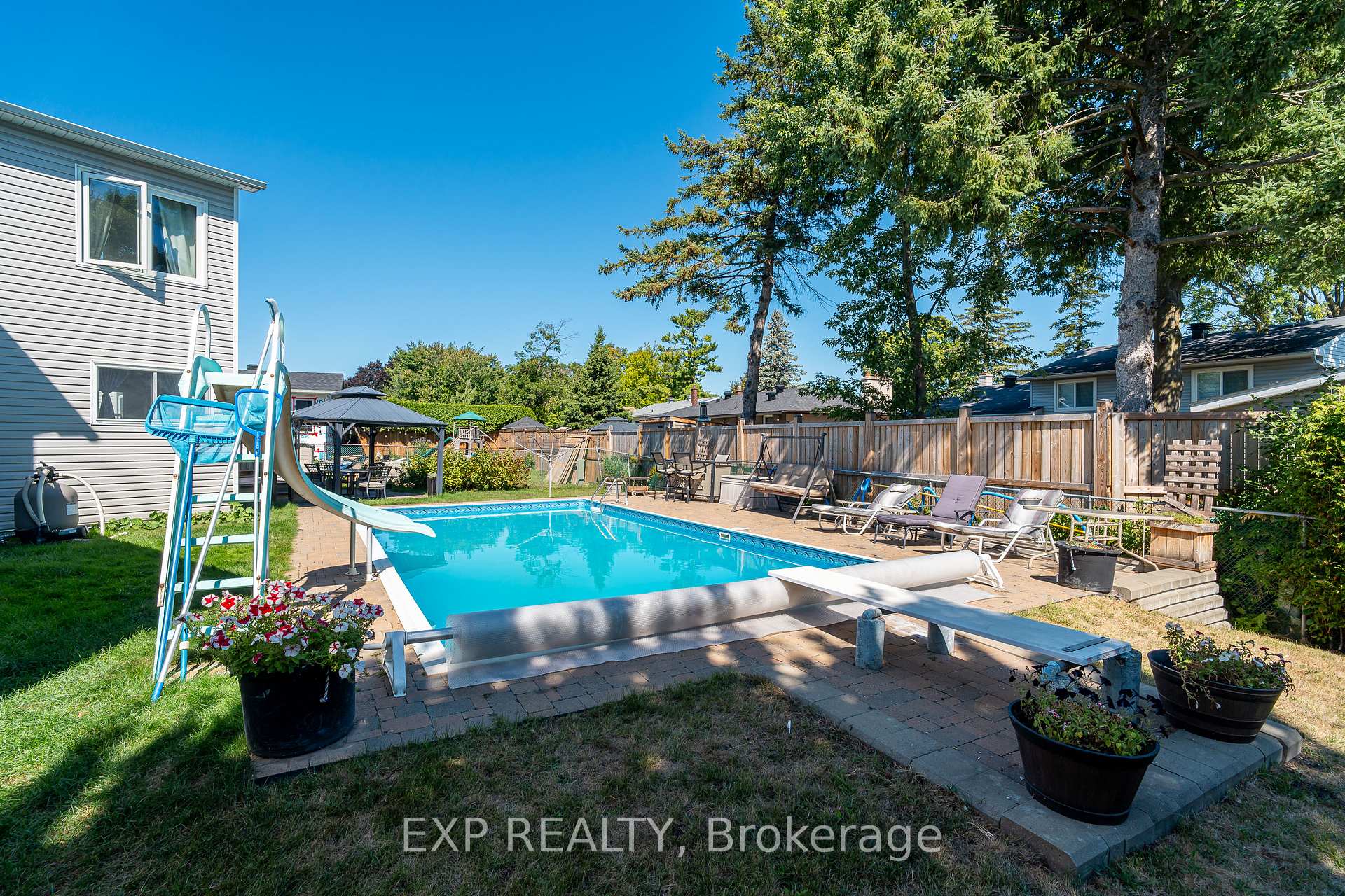 Photo 38 of 36 Keewatin Crescent, Ottawa, Borden Farm/Stewart Farm/Carleton Heights/Parkwood Hills — HOMEH