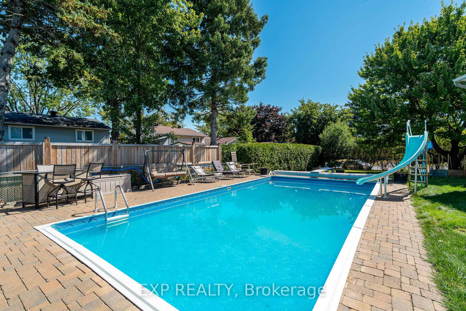 Photo 39 of 36 Keewatin Crescent, Ottawa, Borden Farm/Stewart Farm/Carleton Heights/Parkwood Hills — HOMEH