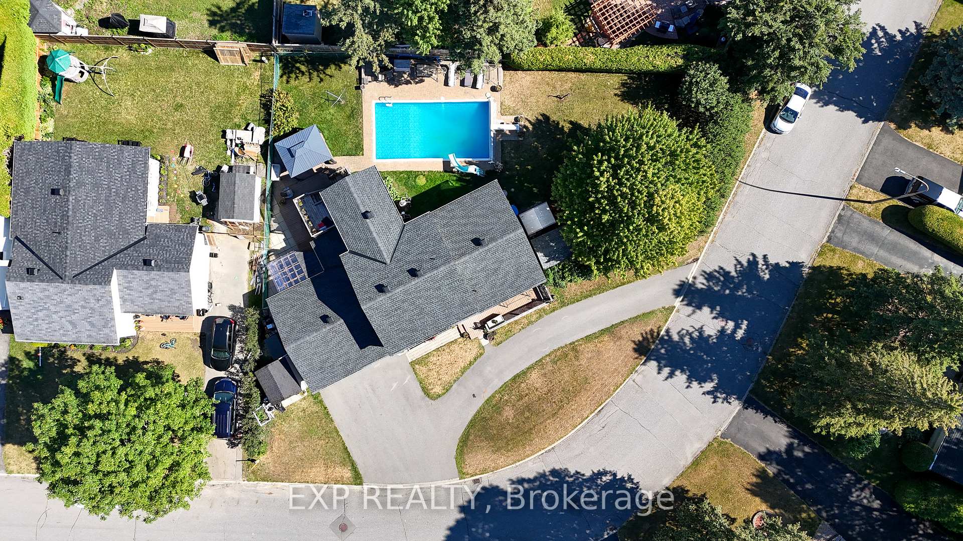 Photo 40 of 36 Keewatin Crescent, Ottawa, Borden Farm/Stewart Farm/Carleton Heights/Parkwood Hills — HOMEH